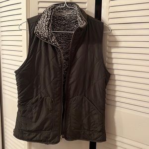 Reversible green vest, super comfy and warm. Size M but will fit a small.